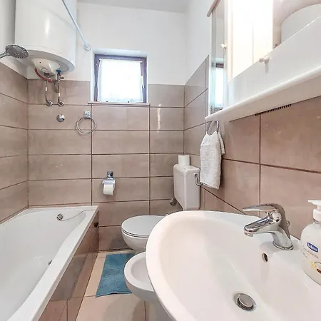 Apartmán Kraljic - Krk215 By Interhome Kornić