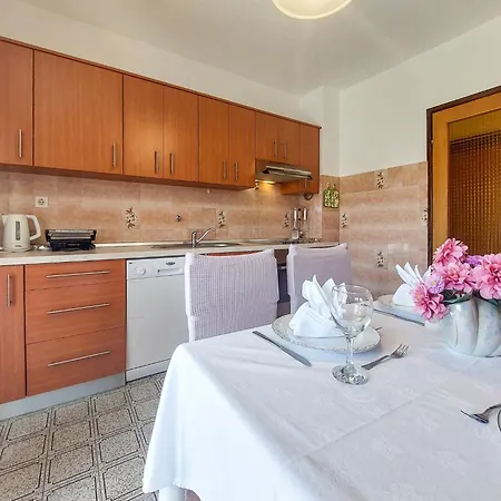 Kraljic - Krk215 By Interhome *